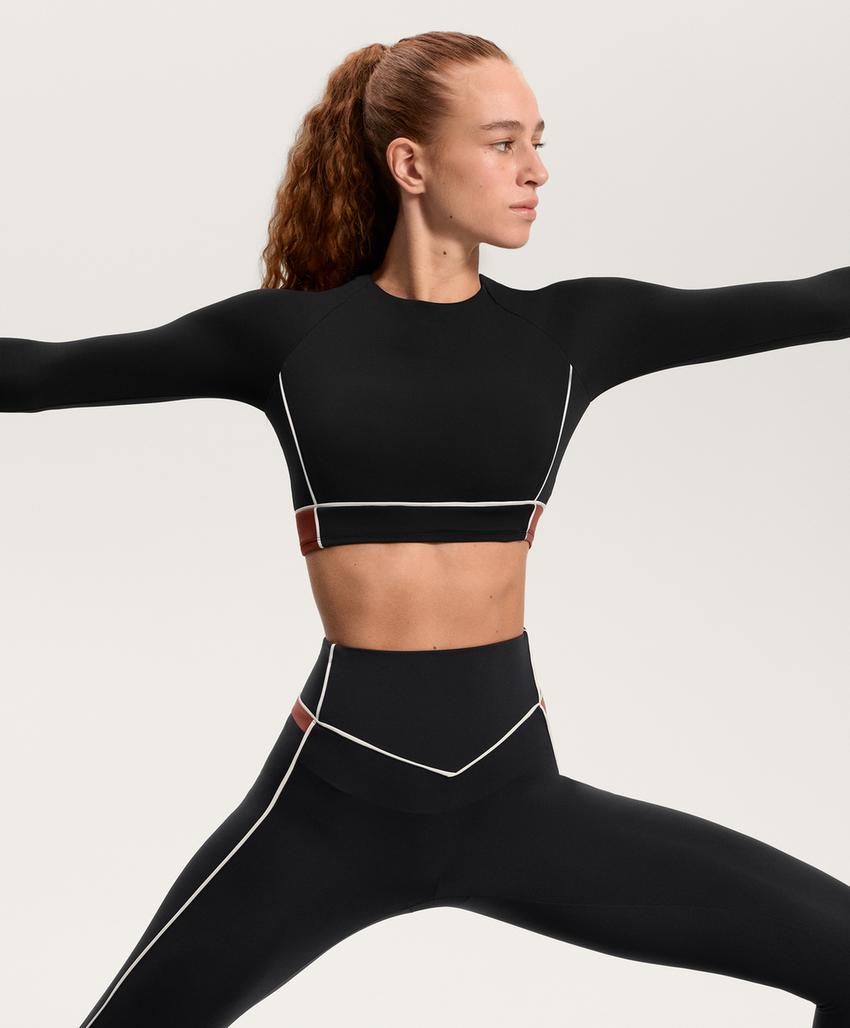 Топ с длинным рукавом и блочными вставками comfortlux