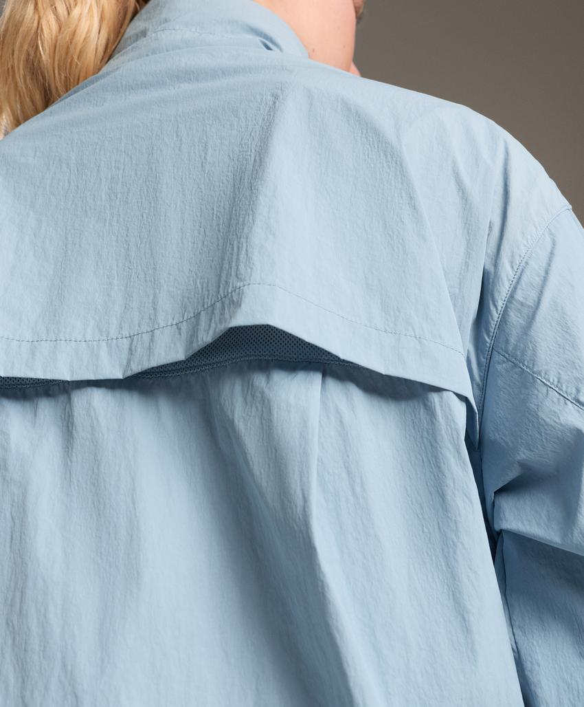 Ветровка с водоотталкивающим покрытием