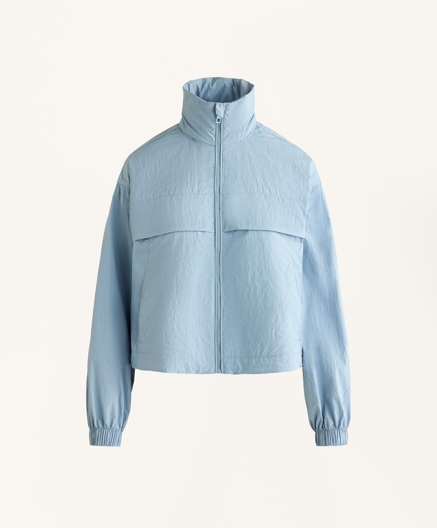 Ветровка с водоотталкивающим покрытием