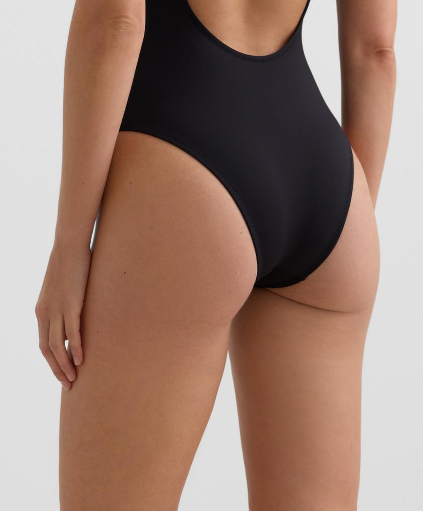 Купальник с перекрестными лямками