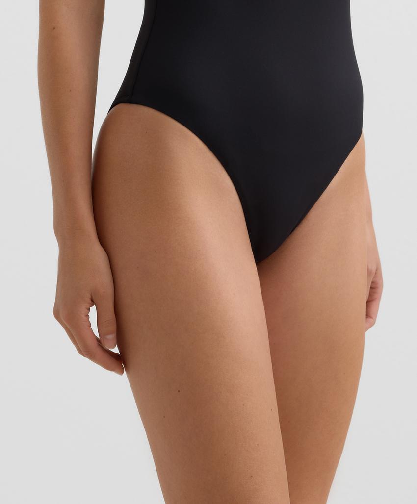 Купальник с перекрестными лямками