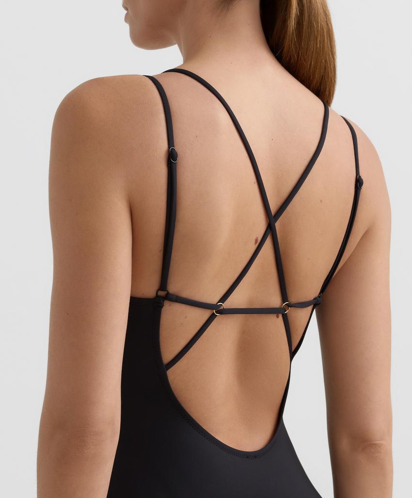 Купальник с перекрестными лямками