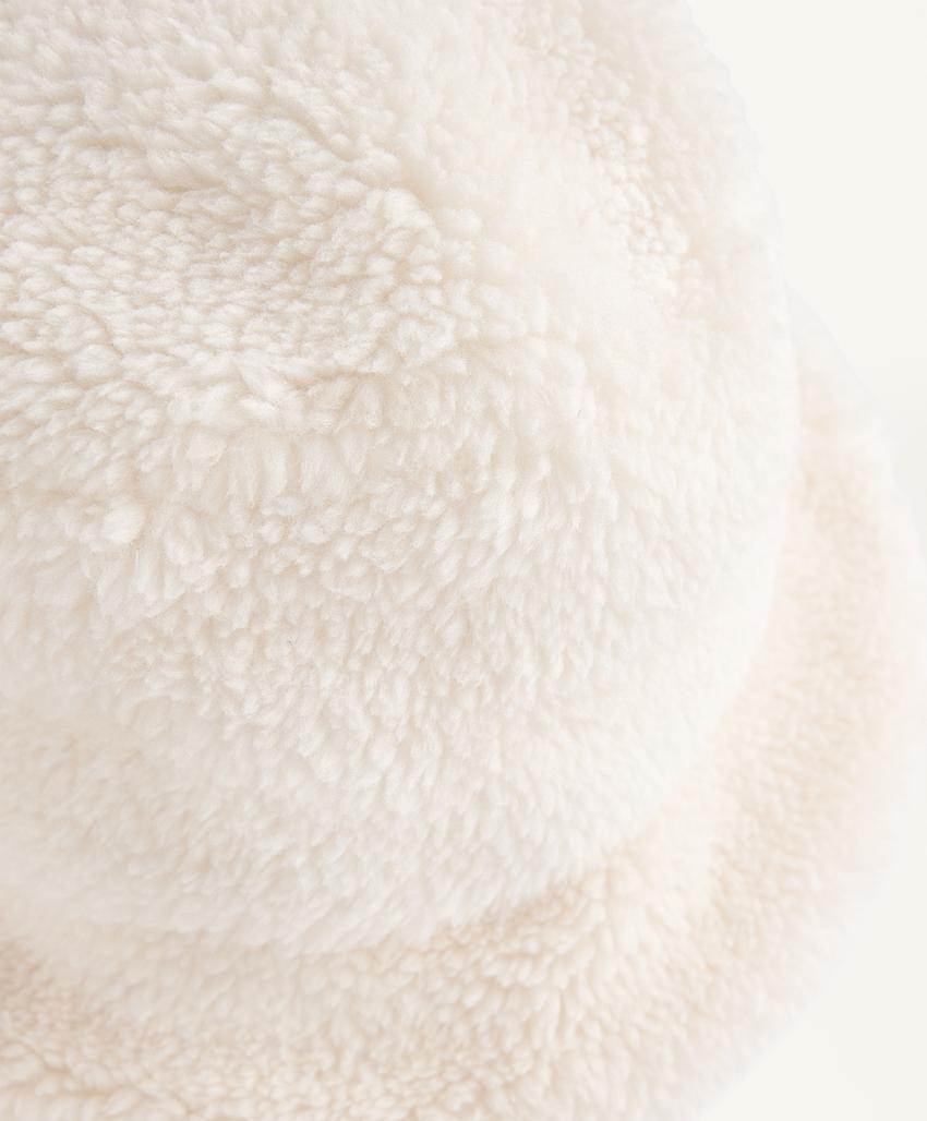 Воротник из искусственного овчины в стиле бакет