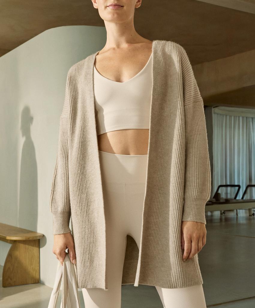 Длинный кардиган из ребристого трикотажа