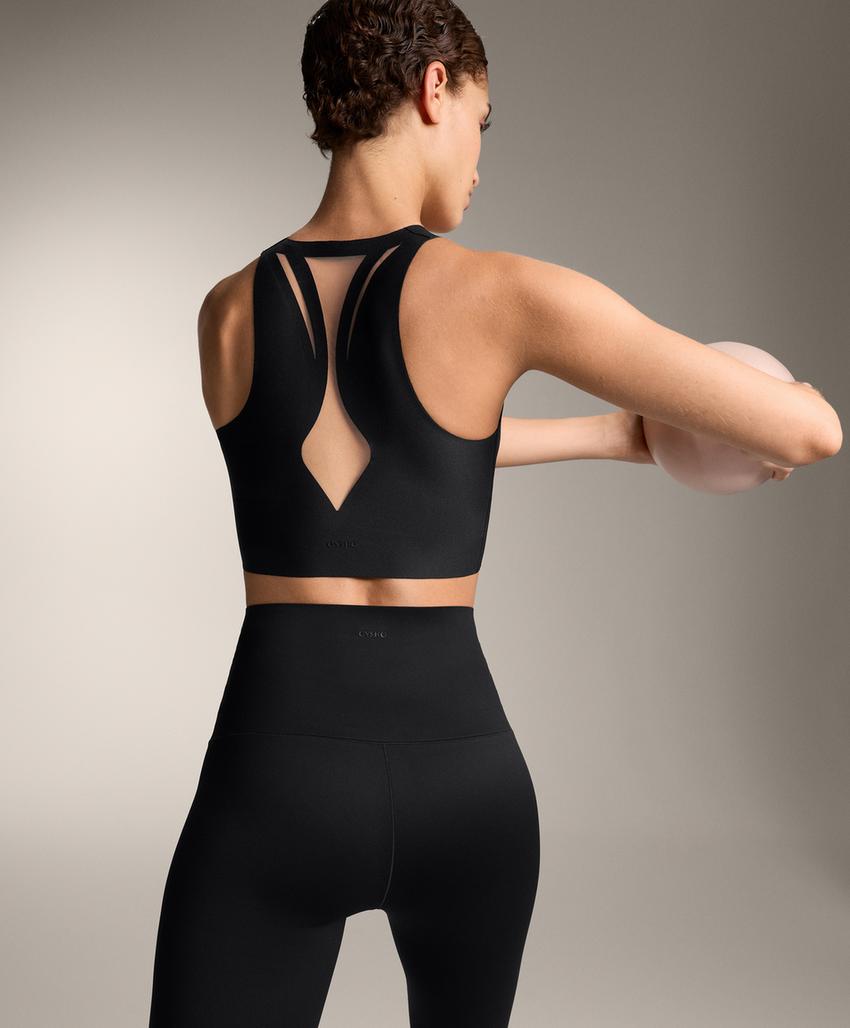 Топ-майка из невесомого материала perfect-adapt