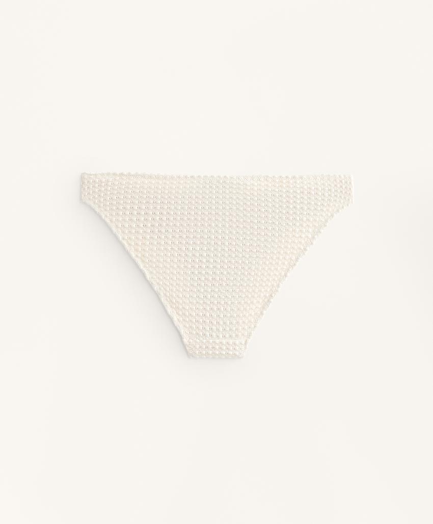 Бикини-слип классического кроя с объемным рисунком вязки