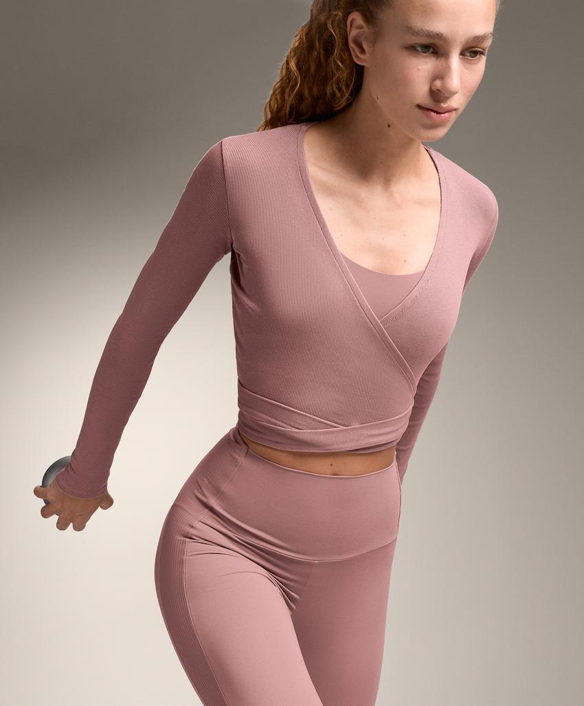 Топ из смесового хлопка со скругленной оборкой