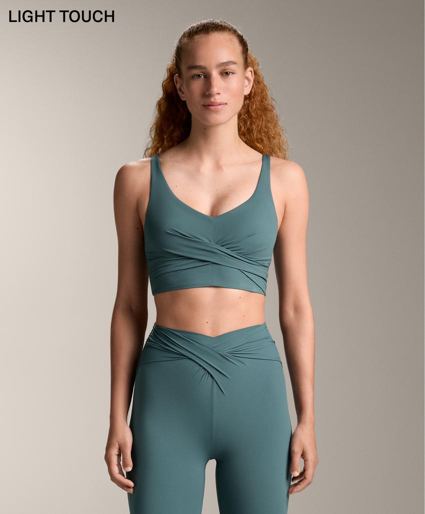 Топ с перекрестными бретелями light touch