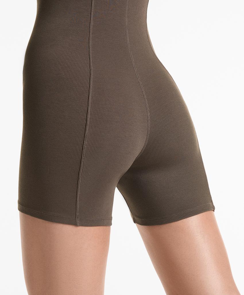 Комбинезон из хлопково-вискозного тяжелого ребристого трикотажа