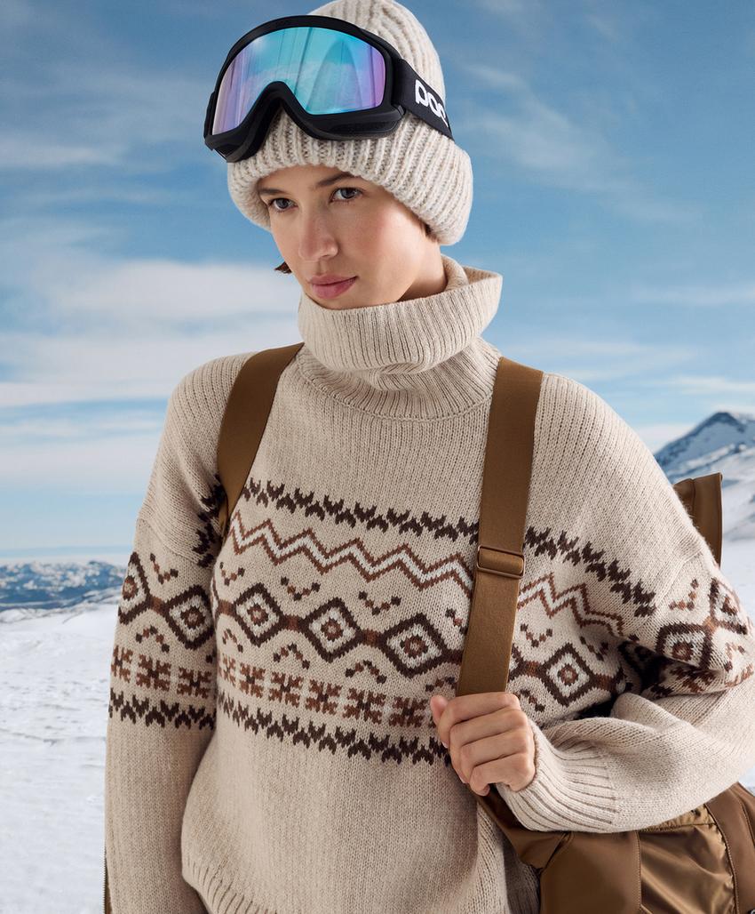 Шерстяная вязаная шапка с вкраплениями