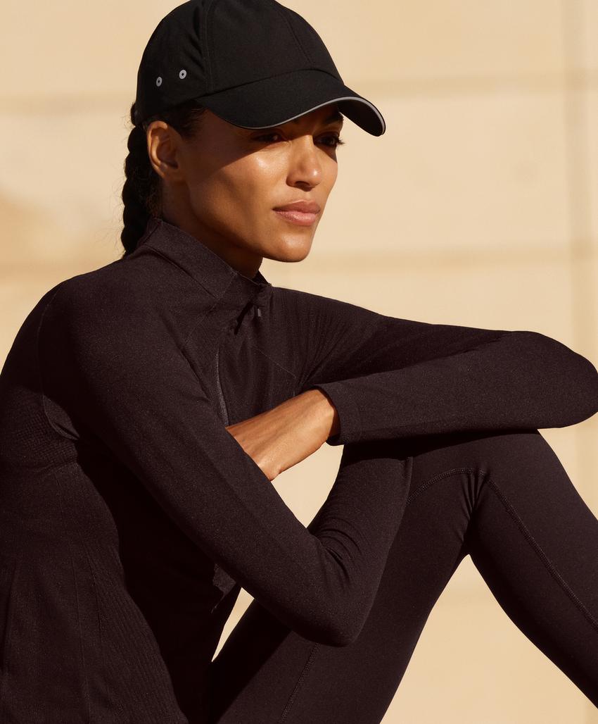 Бесшовная техническая футболка