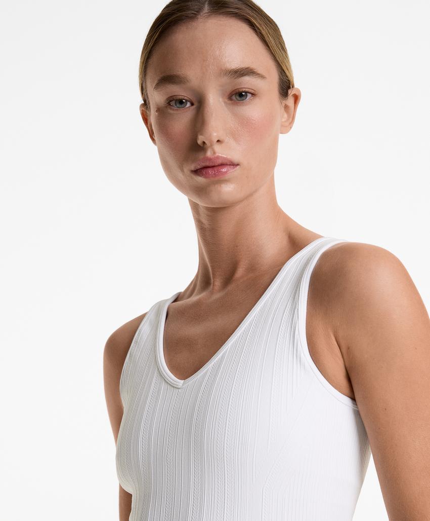 Топ с плетеной резинкой