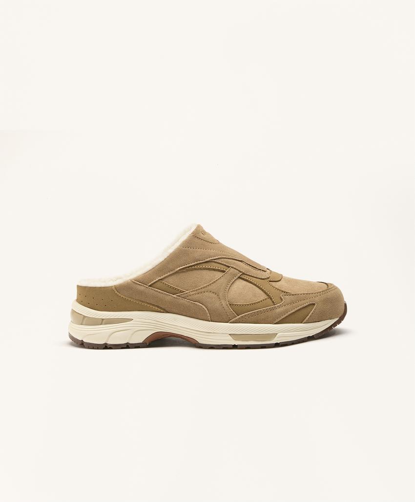 Слипоны в стиле беговых кроссовок