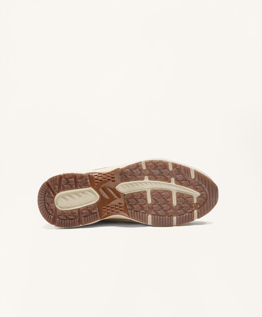 Слипоны в стиле беговых кроссовок