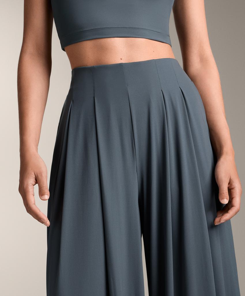 Широкие брюки light touch