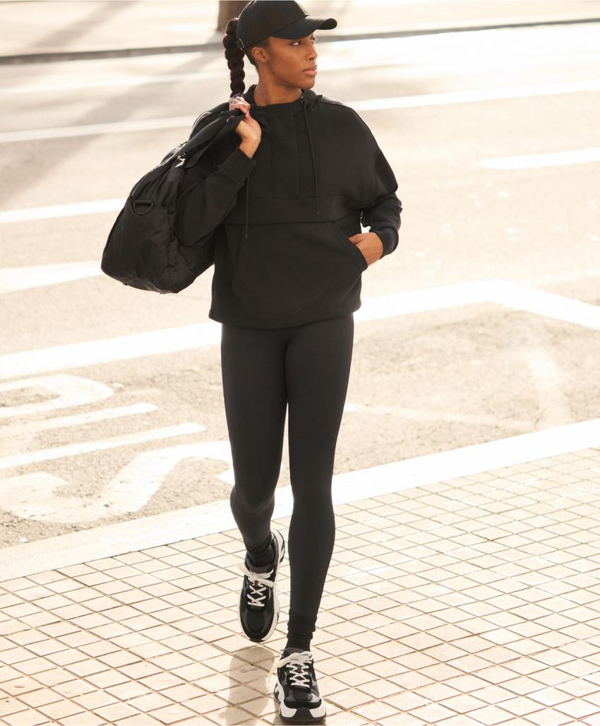 Толстовка на молнии из мягкого модала