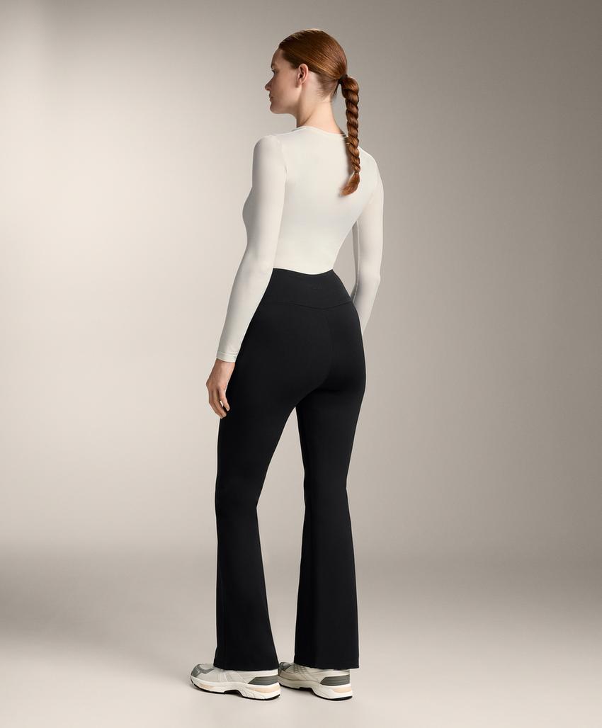 Расклешенные теплые брюки для беременных