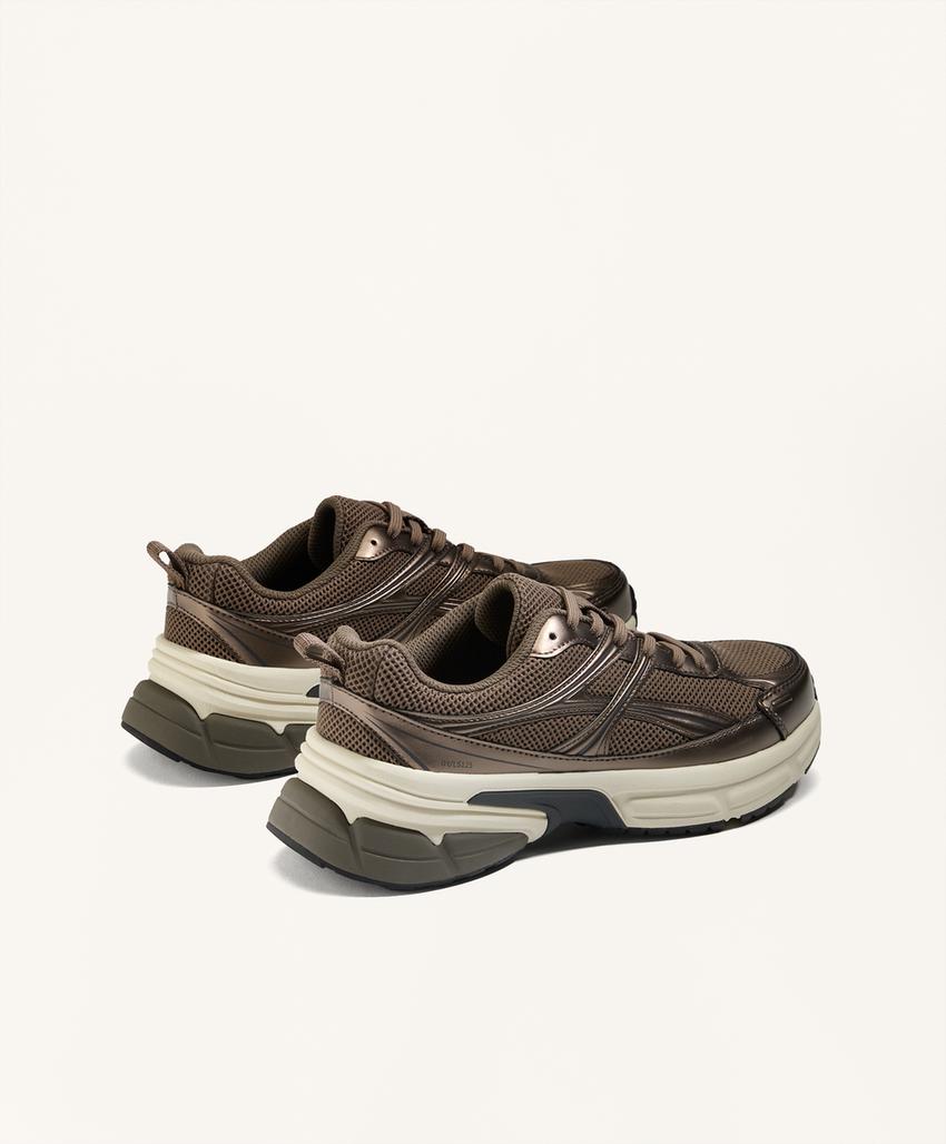 Беговые кроссовки стиля бега