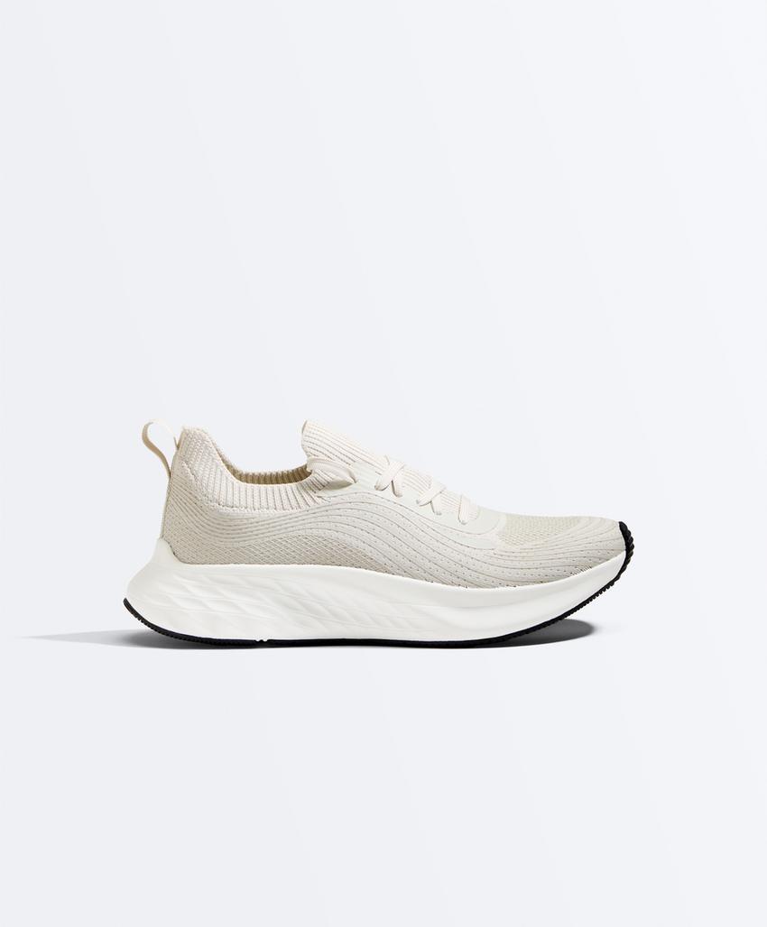 Универсальные кроссовки для повседневной носки и прогулок