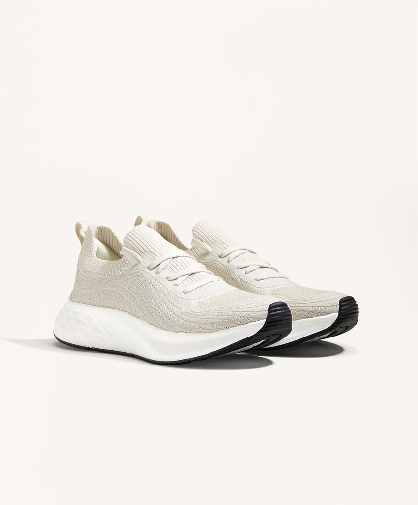 Универсальные кроссовки для повседневной носки и прогулок