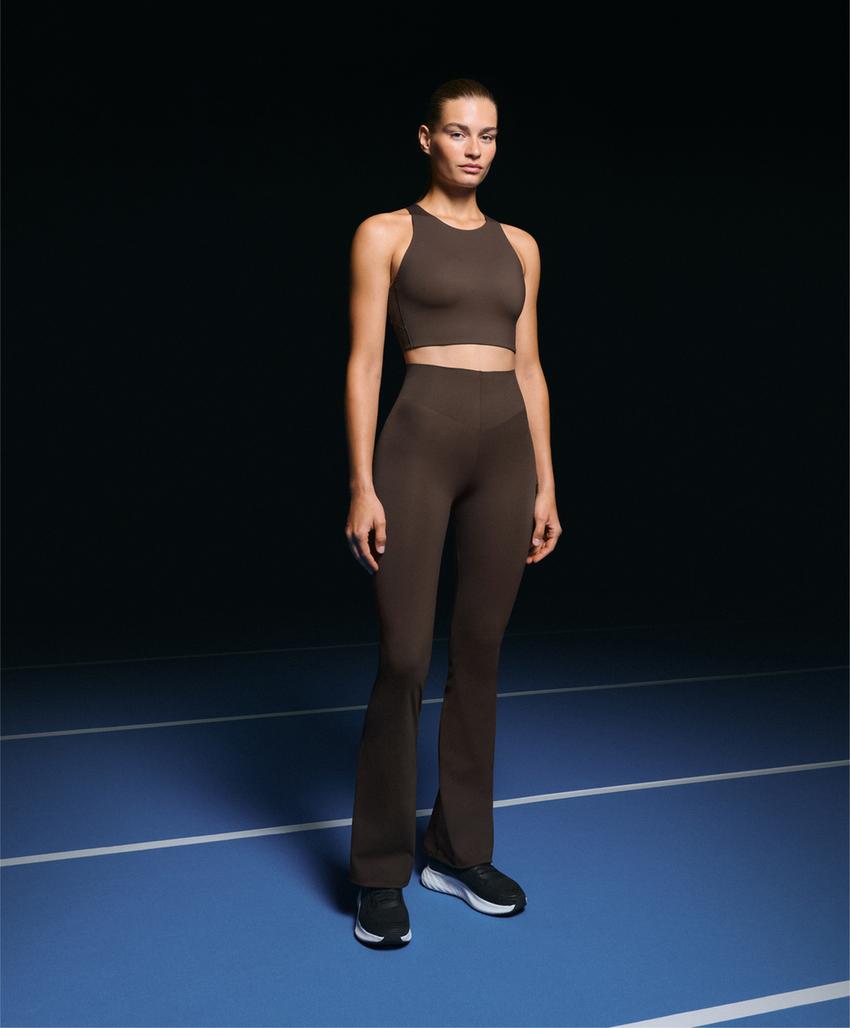 Брюки клеш Compressive с завышенной талией и эффектом пуш-ап