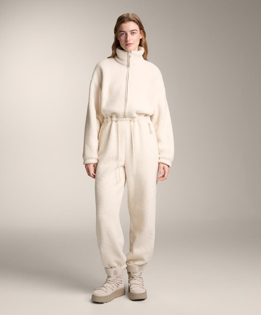 Легкий комбинезон из искусственной овчины с регулируемой талией