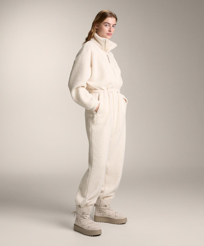 Легкий комбинезон из искусственной овчины с регулируемой талией