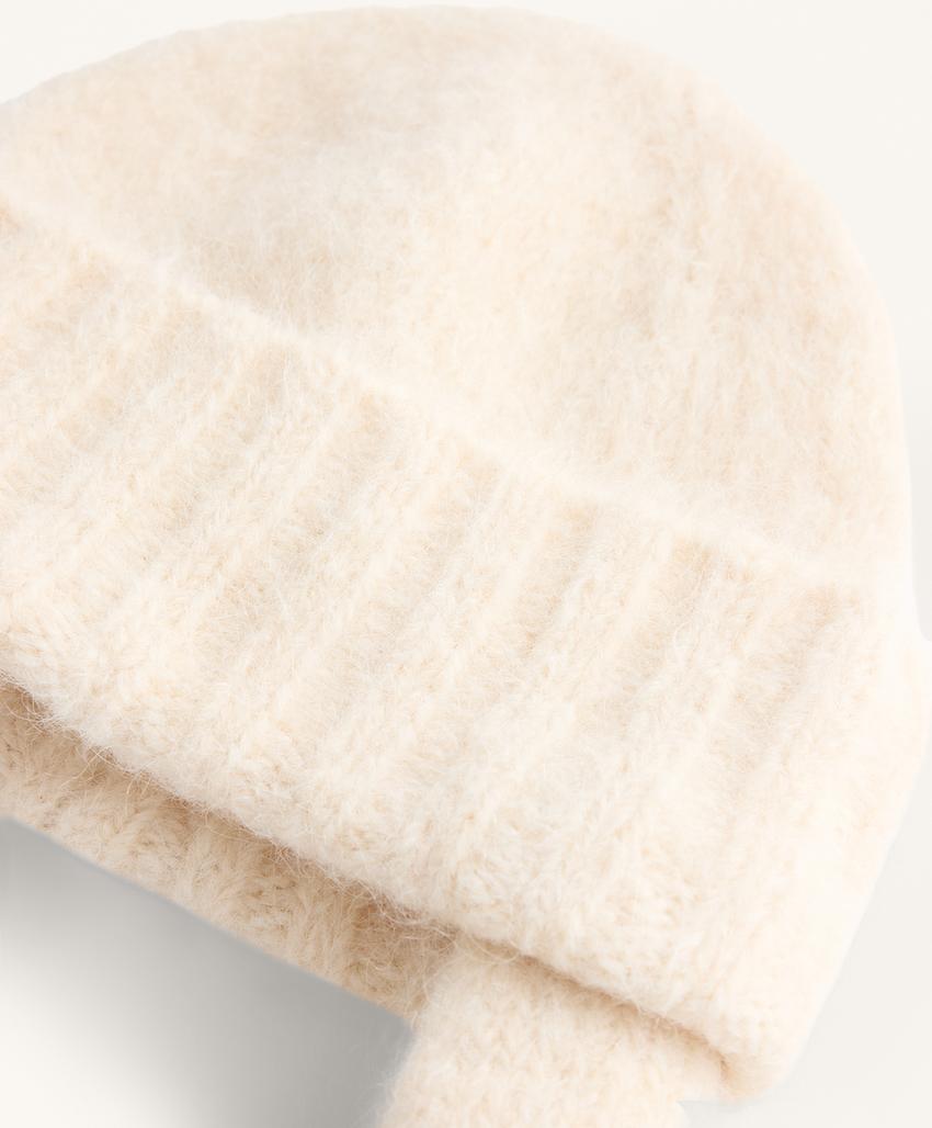 Вязаная шапка-ушанка