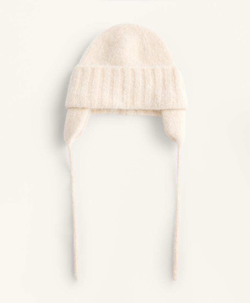 Вязаная шапка-ушанка