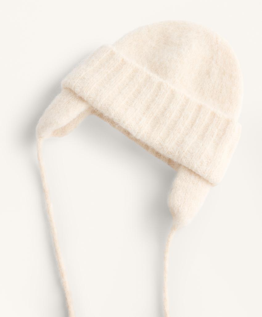 Вязаная шапка-ушанка