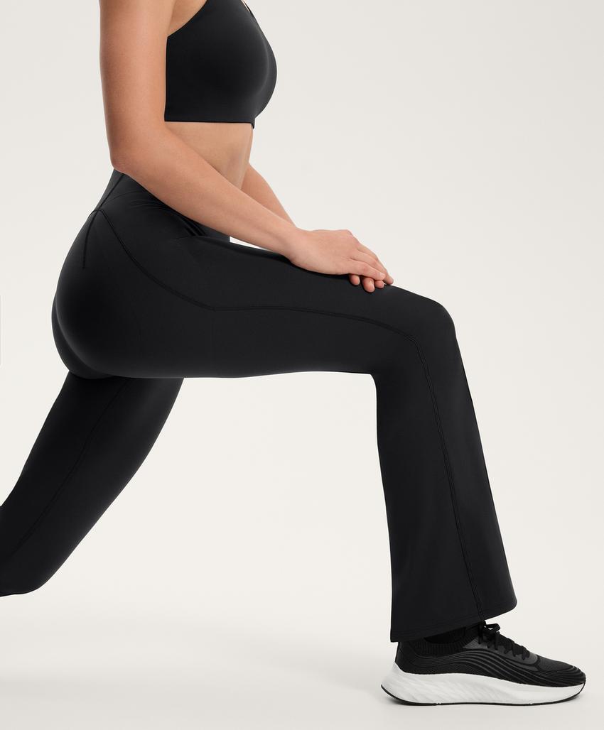 Брюки клеш Compressive с завышенной талией и эффектом пуш-ап