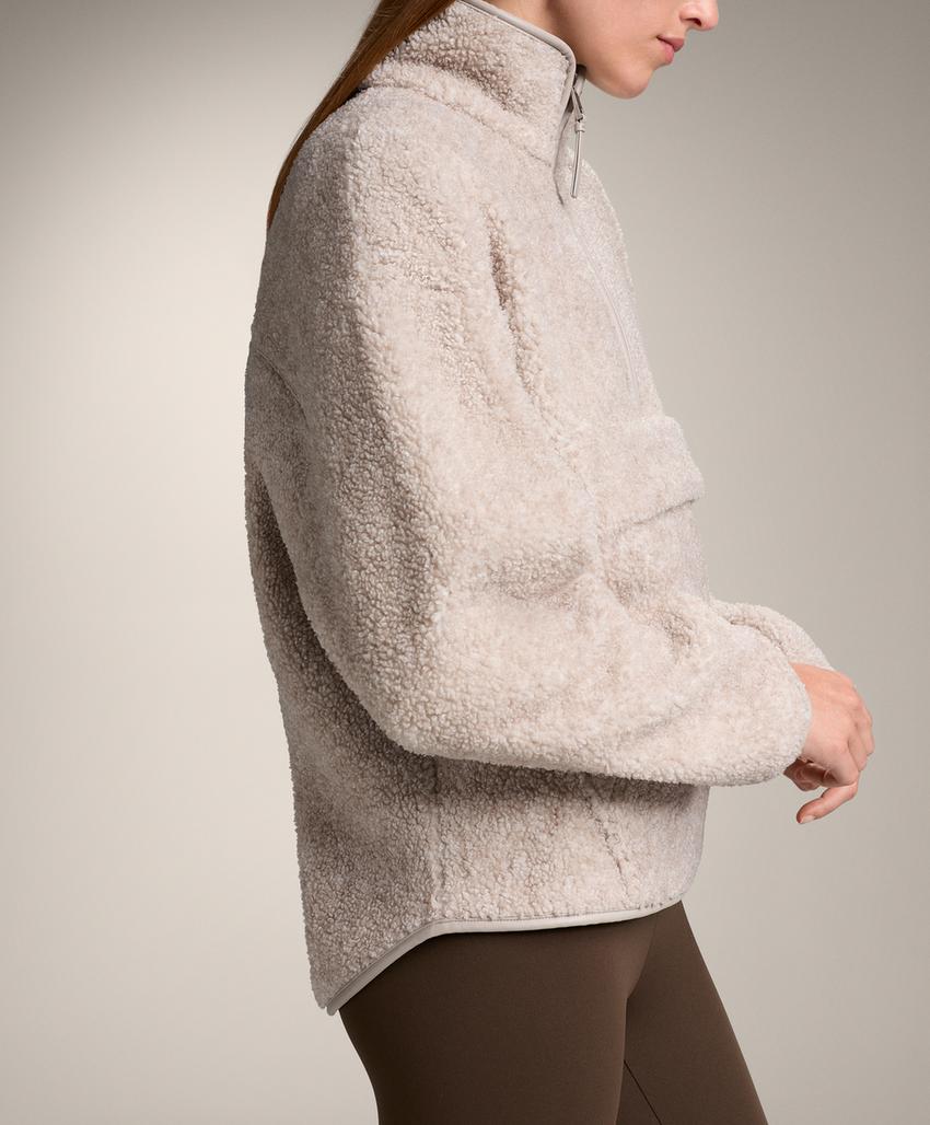 Толстовка из искусственной овчины с передним карманом