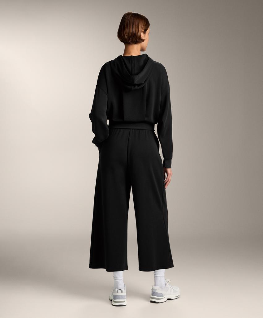 Широкие укороченные брюки из мягкой ткани с модалом