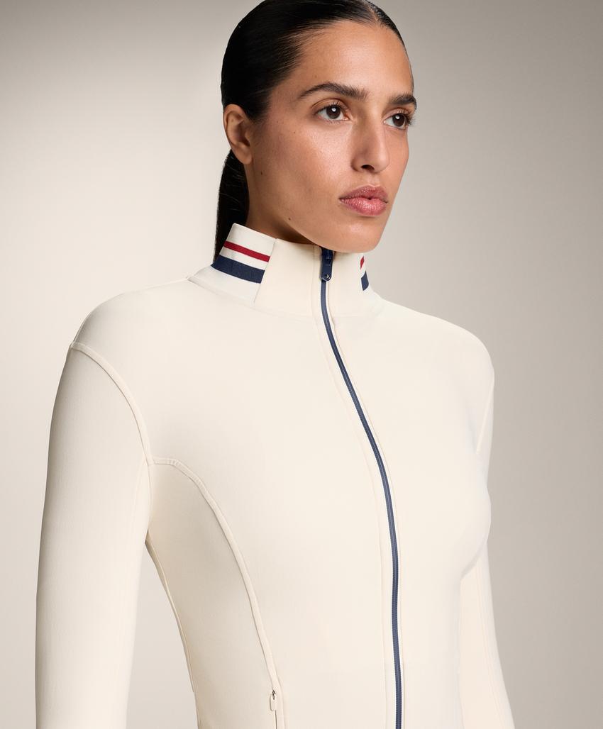 Легкая и теплая высокотехнологичная куртка с резиновыми элементами