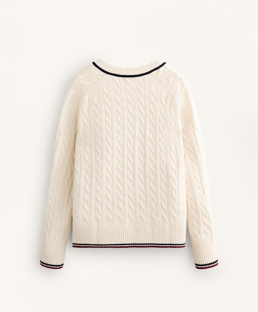 Вязаный свитер с V-образным вырезом и узором «мини-косы»