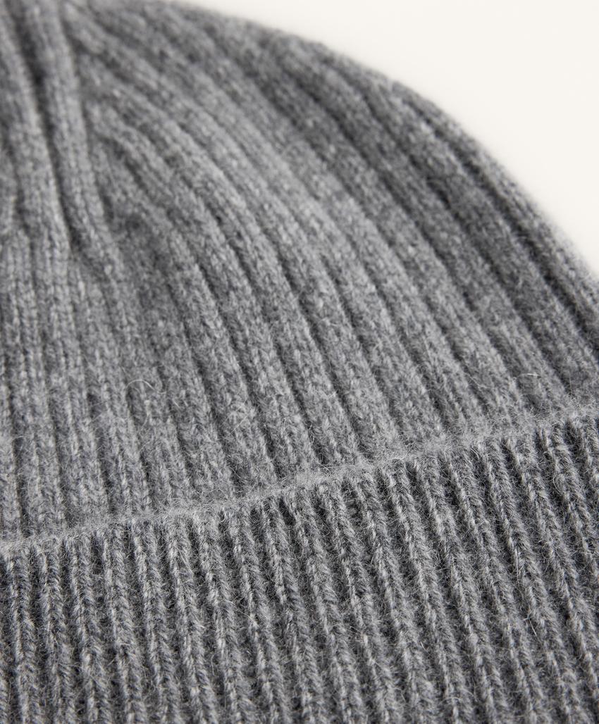 Вязаная шапка из 100% кашемира