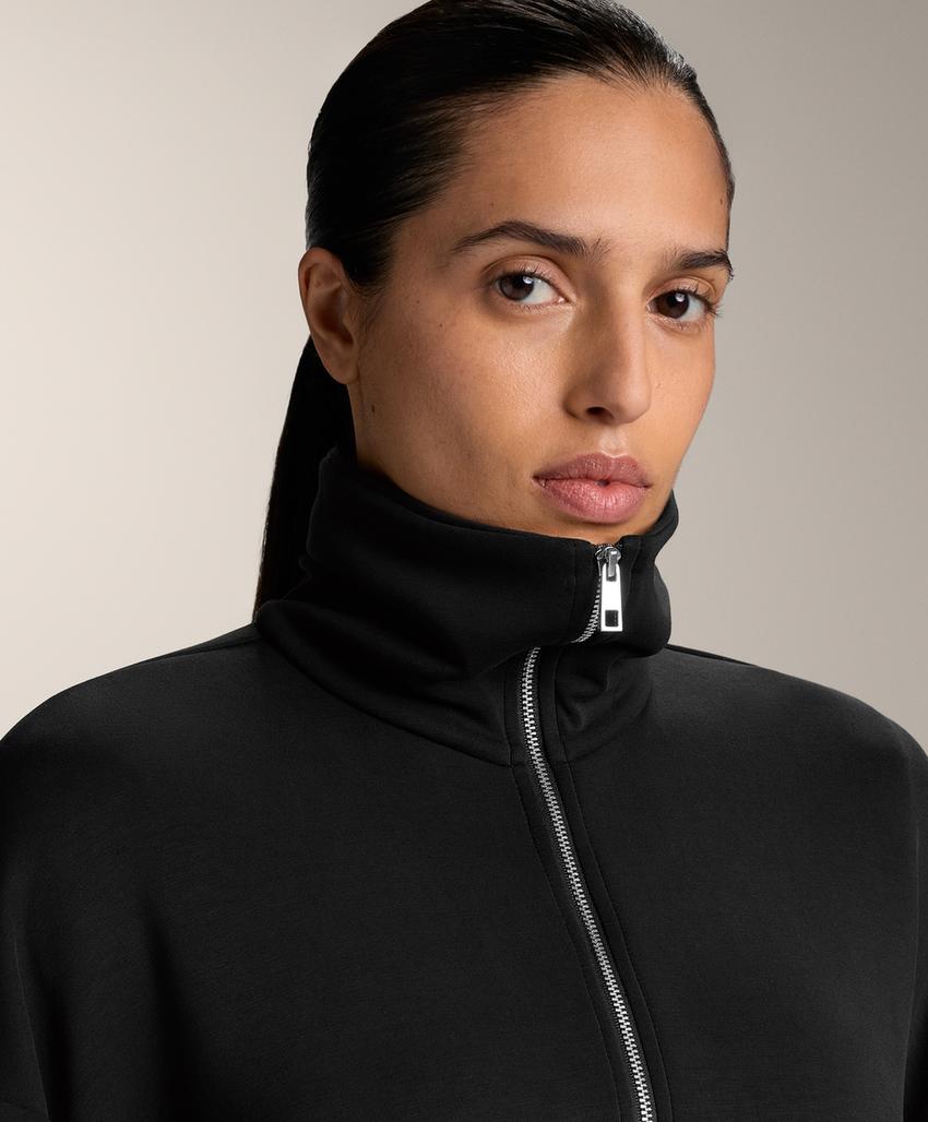 Куртка широкого прямого кроя со складкой из мягкой ткани с модалом