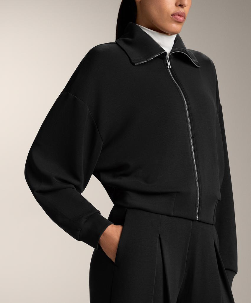 Куртка широкого прямого кроя со складкой из мягкой ткани с модалом