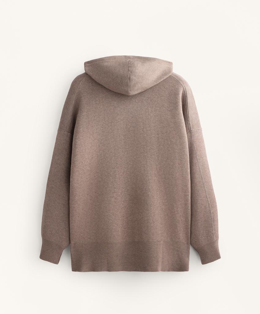 Длинный вязаный джемпер с капюшоном