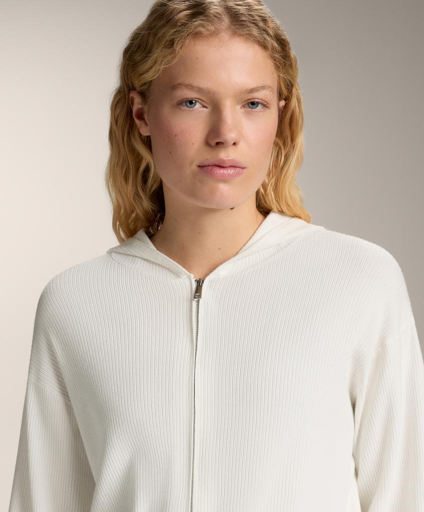 Вязаная куртка с капюшоном, эффект стирки