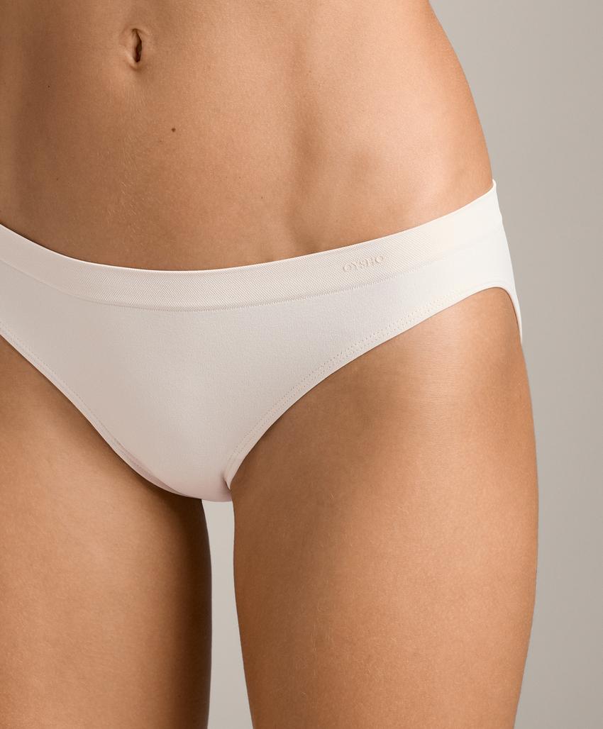 5 бесшовных классических трусов Seamless из мягкой ткани