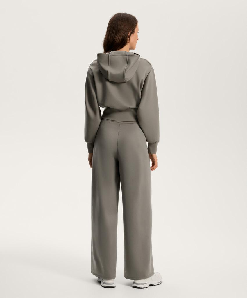 Брюки-баллоны с эффектом неопрена