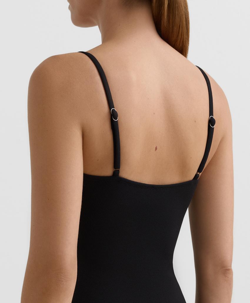 Купальник с V-образным вырезом из ткани пике