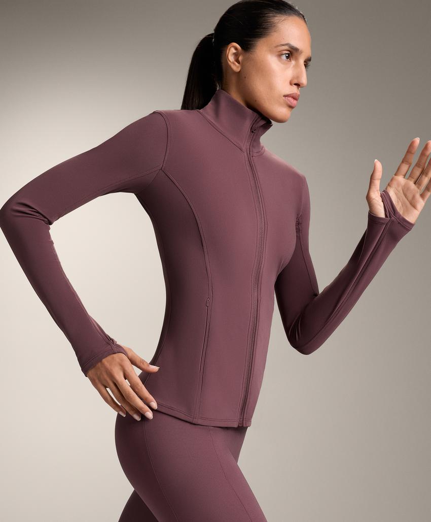 Легкая и теплая высокотехнологичная куртка