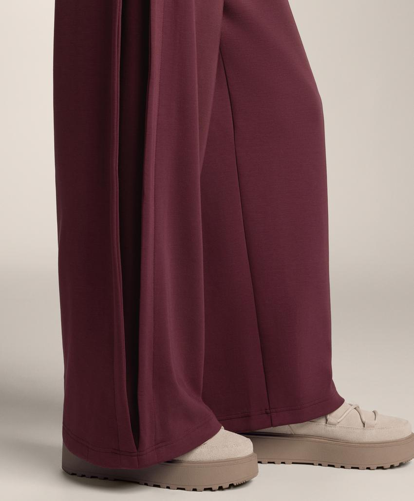 Брюки-кокон с боковым складками и мягким модальным покрытием