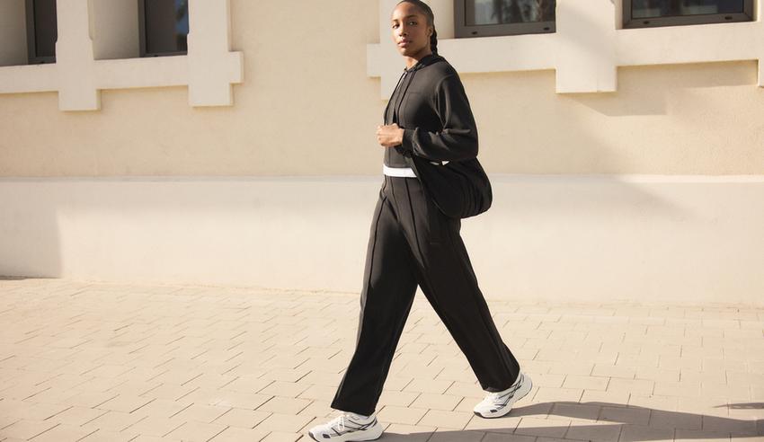 Прямые брюки из мягкого модала с линией складки