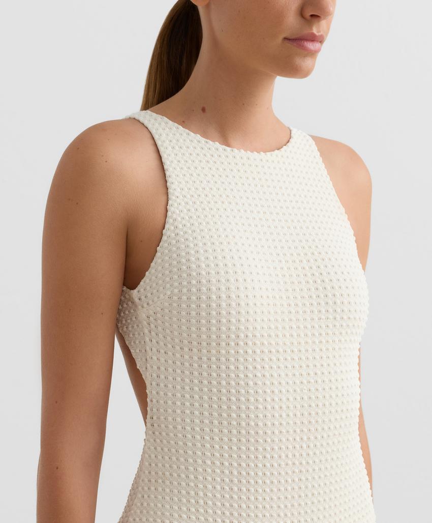 Купальник с галстуком на шее и вязаным узором в виде пузырьков