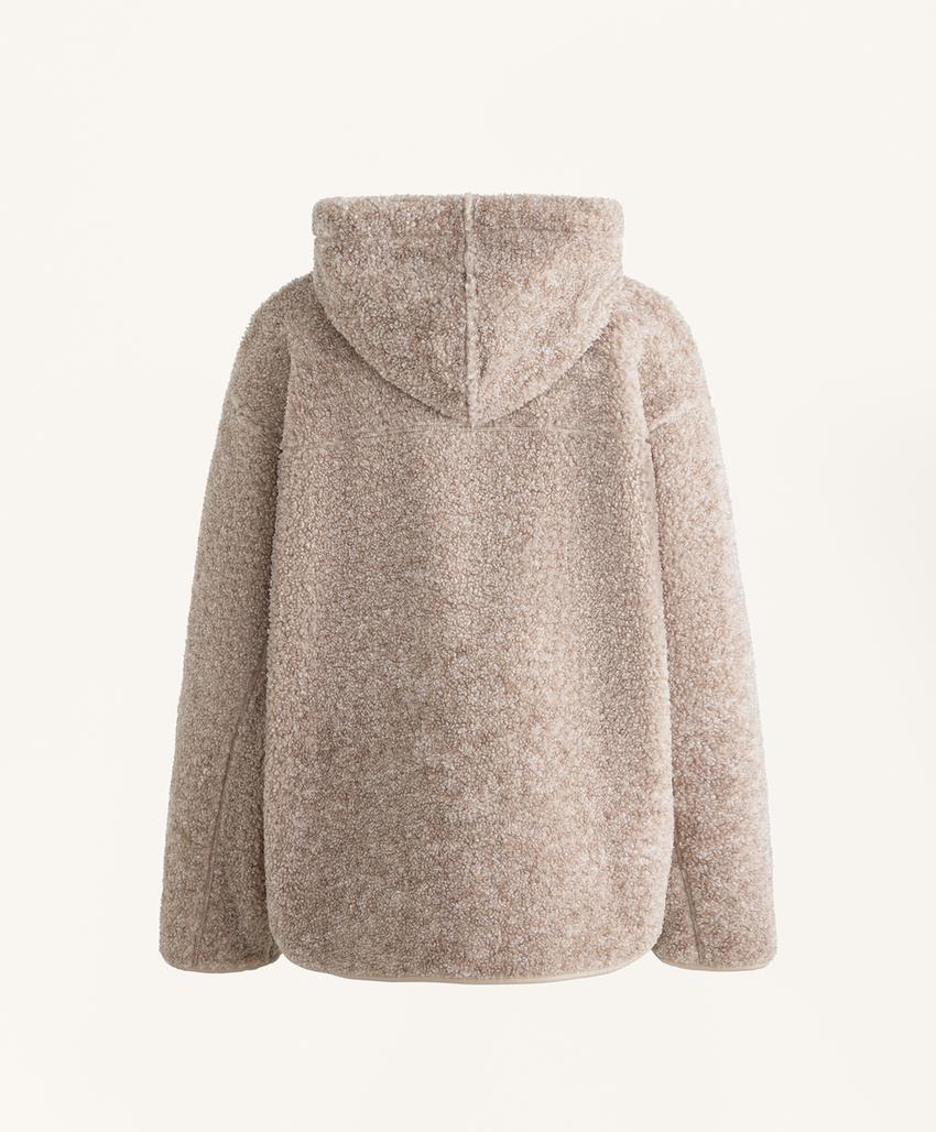 Полушубок с капюшоном из искусственного меха