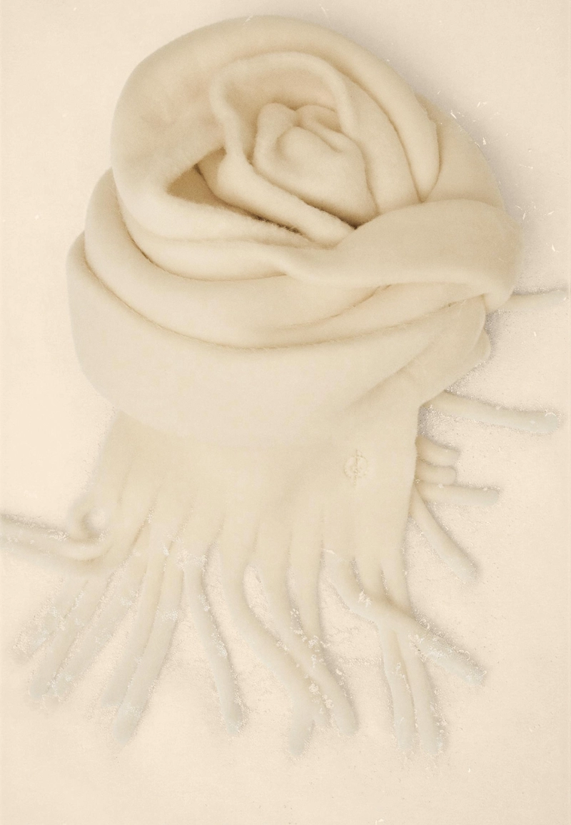 Базовый однотонный шарф