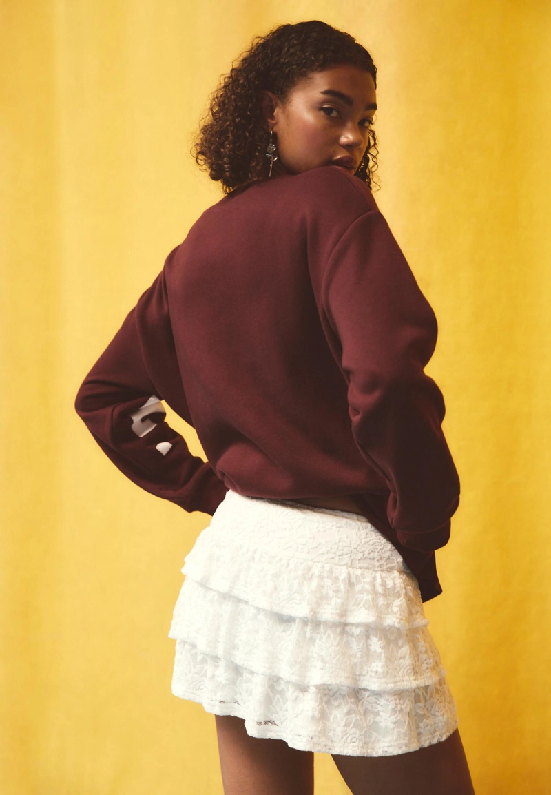 Юбка-шорты из струящейся ткани с отделкой кружевом